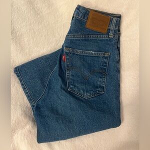 Levi's Ribcage Straight Ankle Jeans